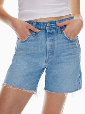 Levi’s 501 mid thigh short 27 samba tango crushed light wash cut off jean shorts